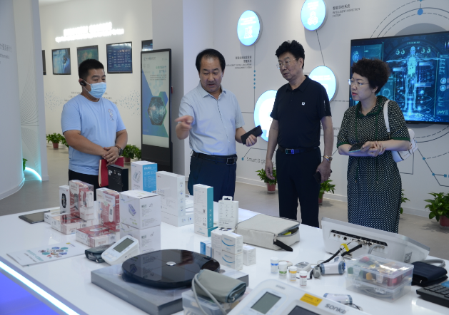 巴彦淖尔市乌拉特后旗人民医院领导一行到鄂尔多斯健康体检中心 参观考察