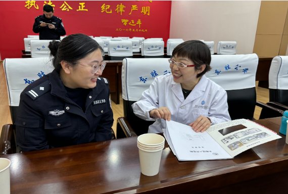 鄂尔多斯健康体检中心、中医康复医院走进东胜区公安分局开展体检报告解读及健康讲座活动