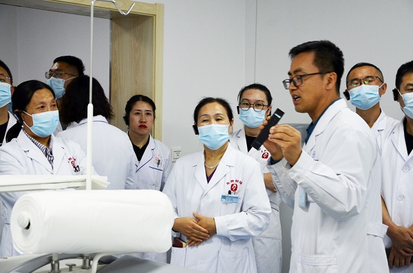 东胜区妇幼保健院一行到亿康大健康医疗集团参观交流