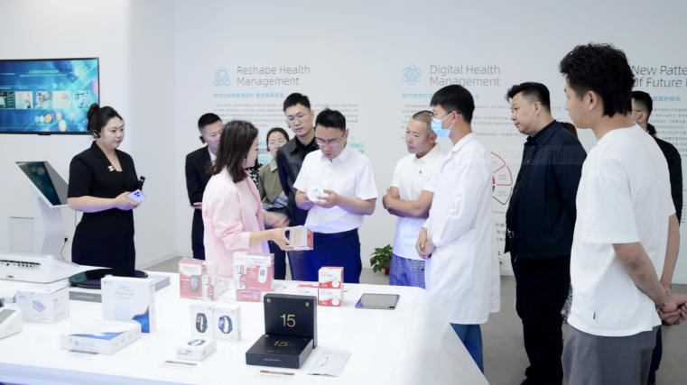 巴音孟克置业集团总经理黄宝山一行到亿康大健康医疗集团调研