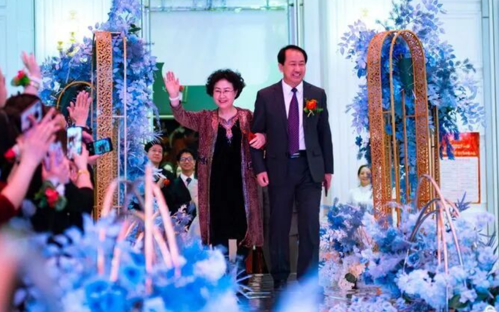 “春华秋实十五载 情聚亿康创未来”---亿康投资集团2021新年联欢晚会纪实
